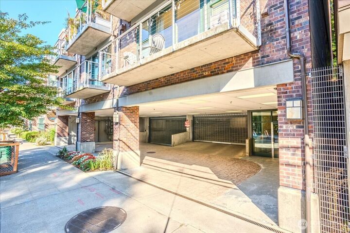 2920  Eastlake Avenue E 403  Seattle WA 98102 photo