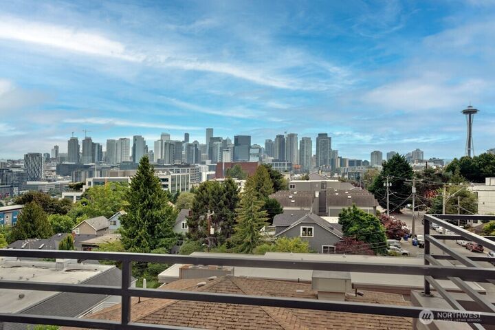 Property Photo: 1312 6th Avenue N 9 WA 98109