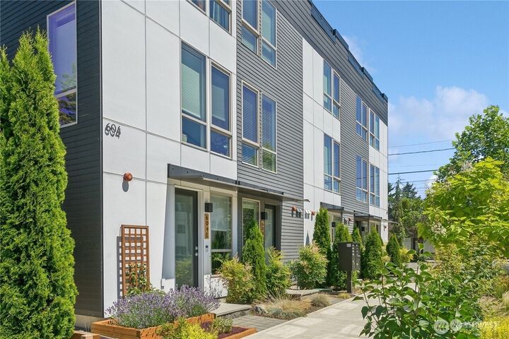 604 NW  77th Street D  Seattle WA 98117 photo