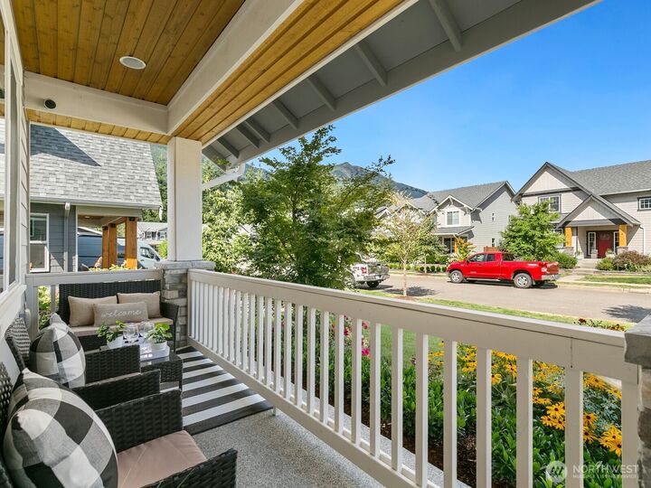 Property Photo: 1685 Tanner Falls Way SE WA 98045