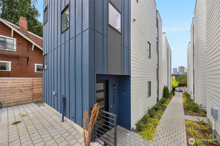 920  16th Avenue B  Seattle WA 98122 photo
