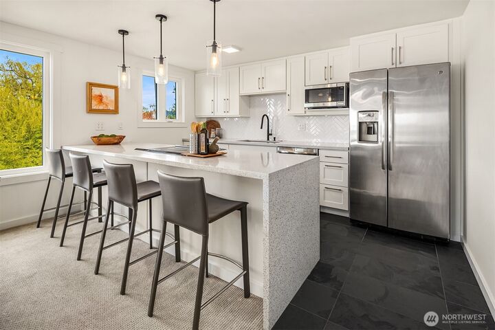Property Photo: 2301 Fairview Avenue E 301 WA 98102