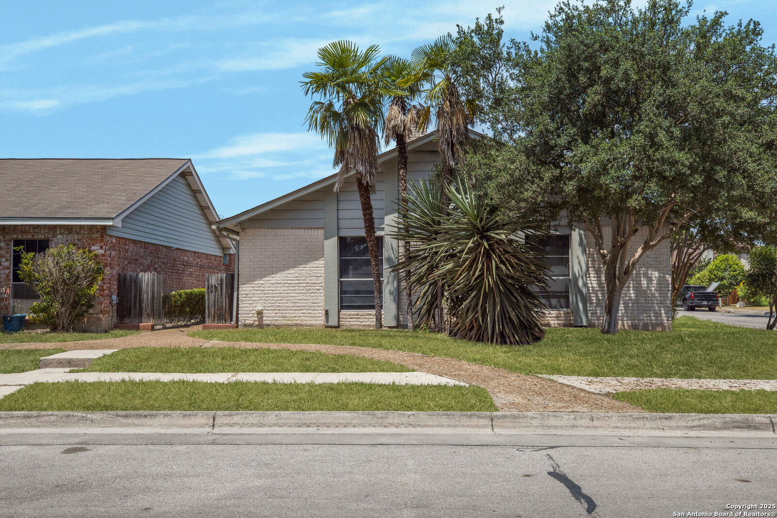 Property Photo: 125 Meadowland TX 78148