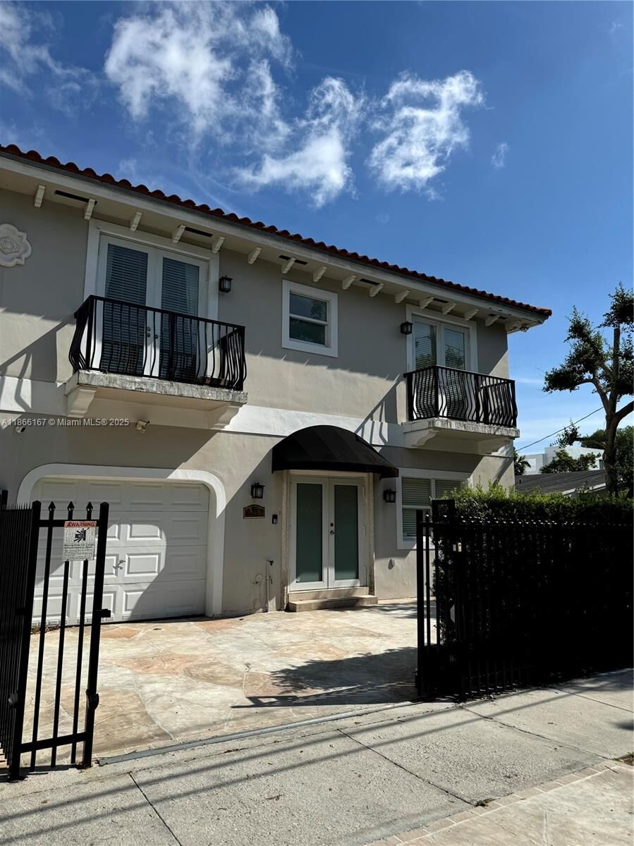 Property Photo: 3375 Percival Ave 3375 FL 33133