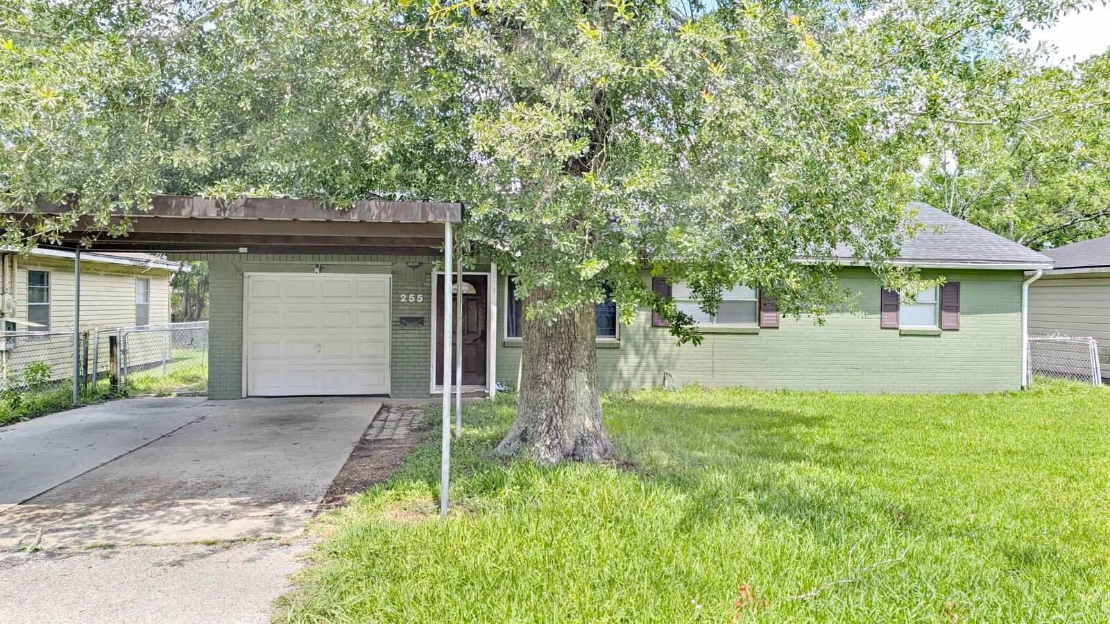 Property Photo:  255 Smelker Avenuee  TX 77707 