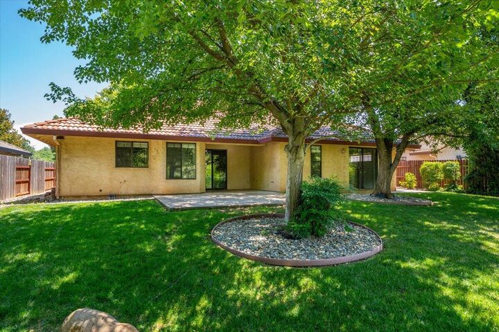 Property Photo: 3628 Somerset Avenue CA 96002