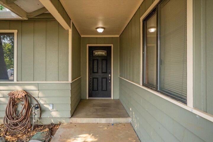 Property Photo: 2064 Silverfield Loop CA 96002