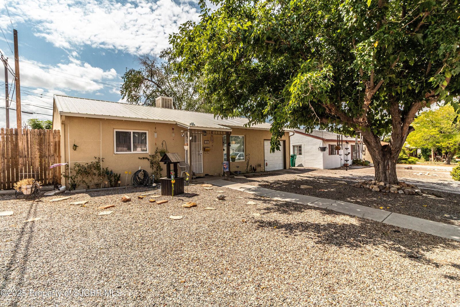 Property Photo: 309 W Navajo Street NM 87401