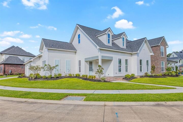 Property Photo: 6402 White Oleander Circle LA 70605