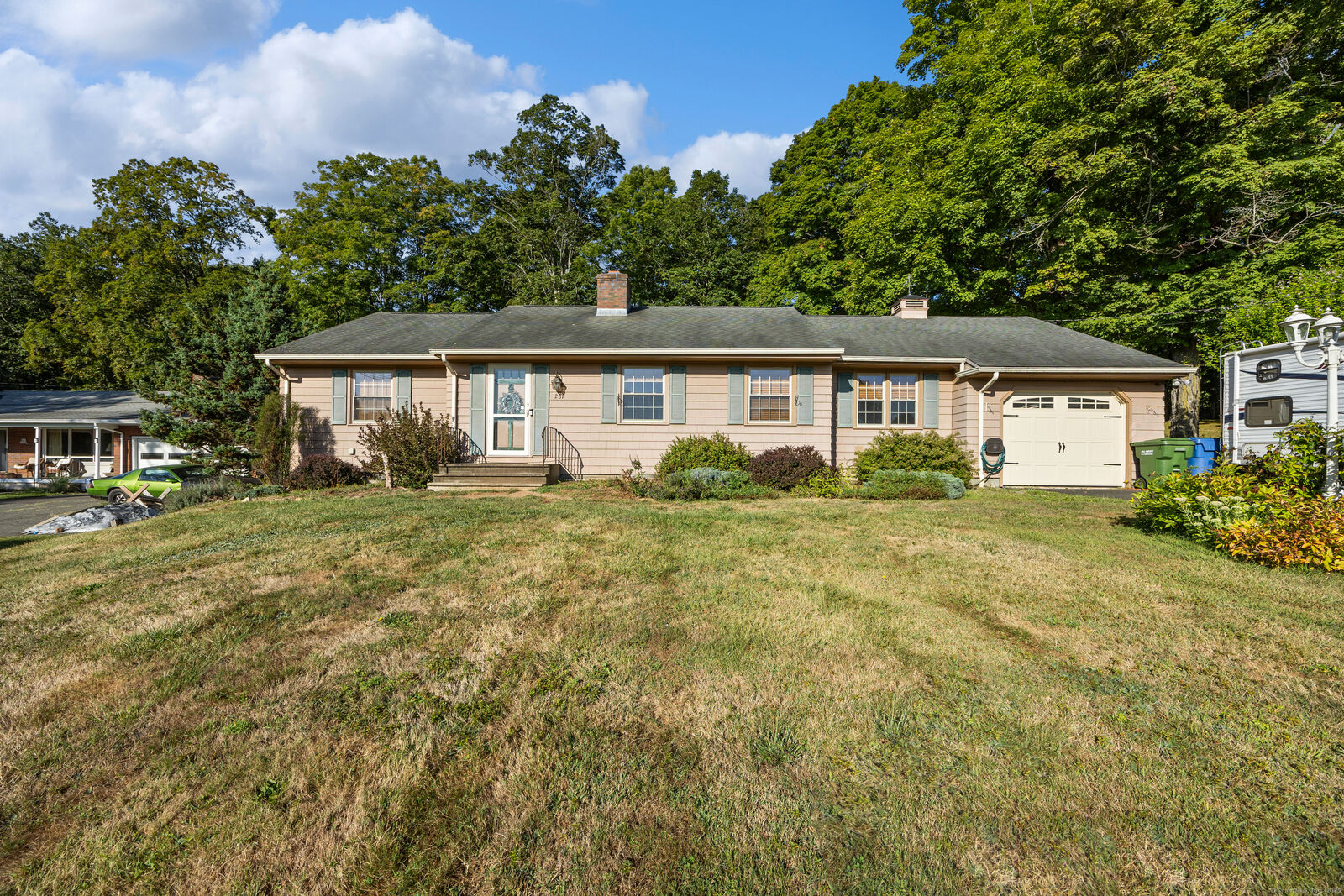 Property Photo:  281 George Street  CT 06457 