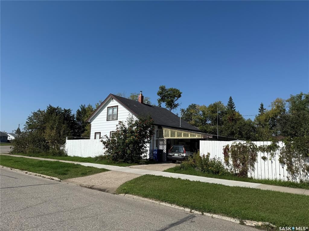 Photo de la propriété: 223 5th Street W SK S0E 1E0