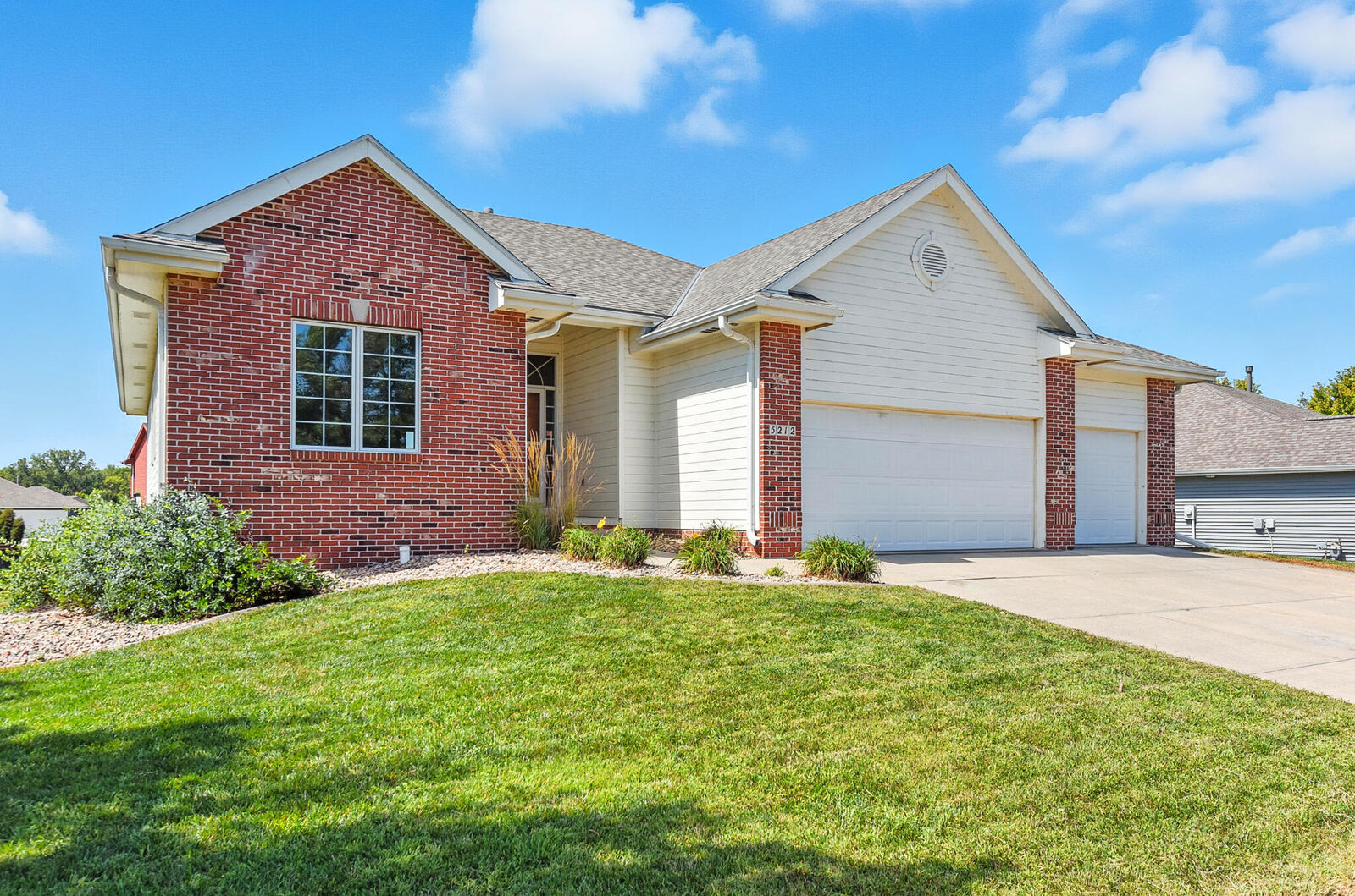 Property Photo: 5212 Crogans Way Road IA 51501