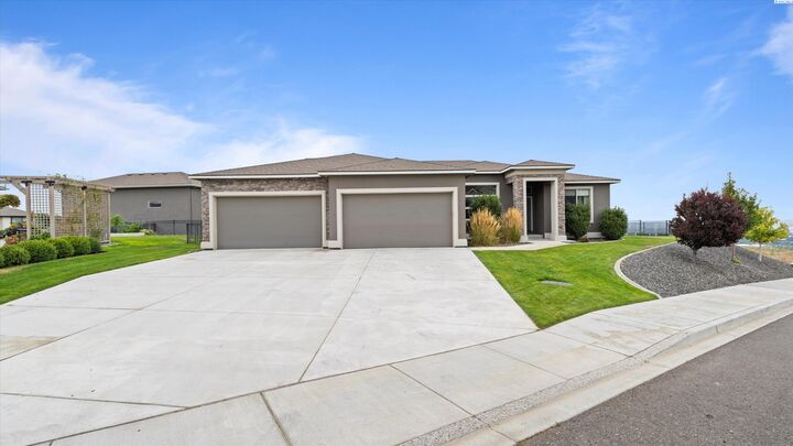 Property Photo:  2284 S Alaska St  WA 99338 