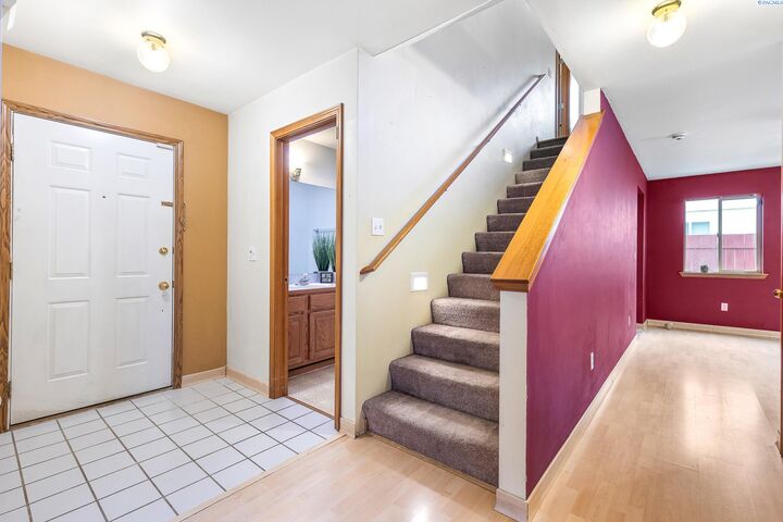 Property Photo: 5103 Crane Dr WA 99353