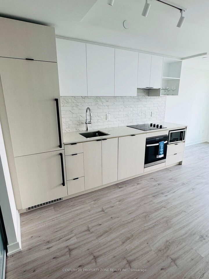 Property Photo:  252 Church Street Lph05  ON M5B 0E6 