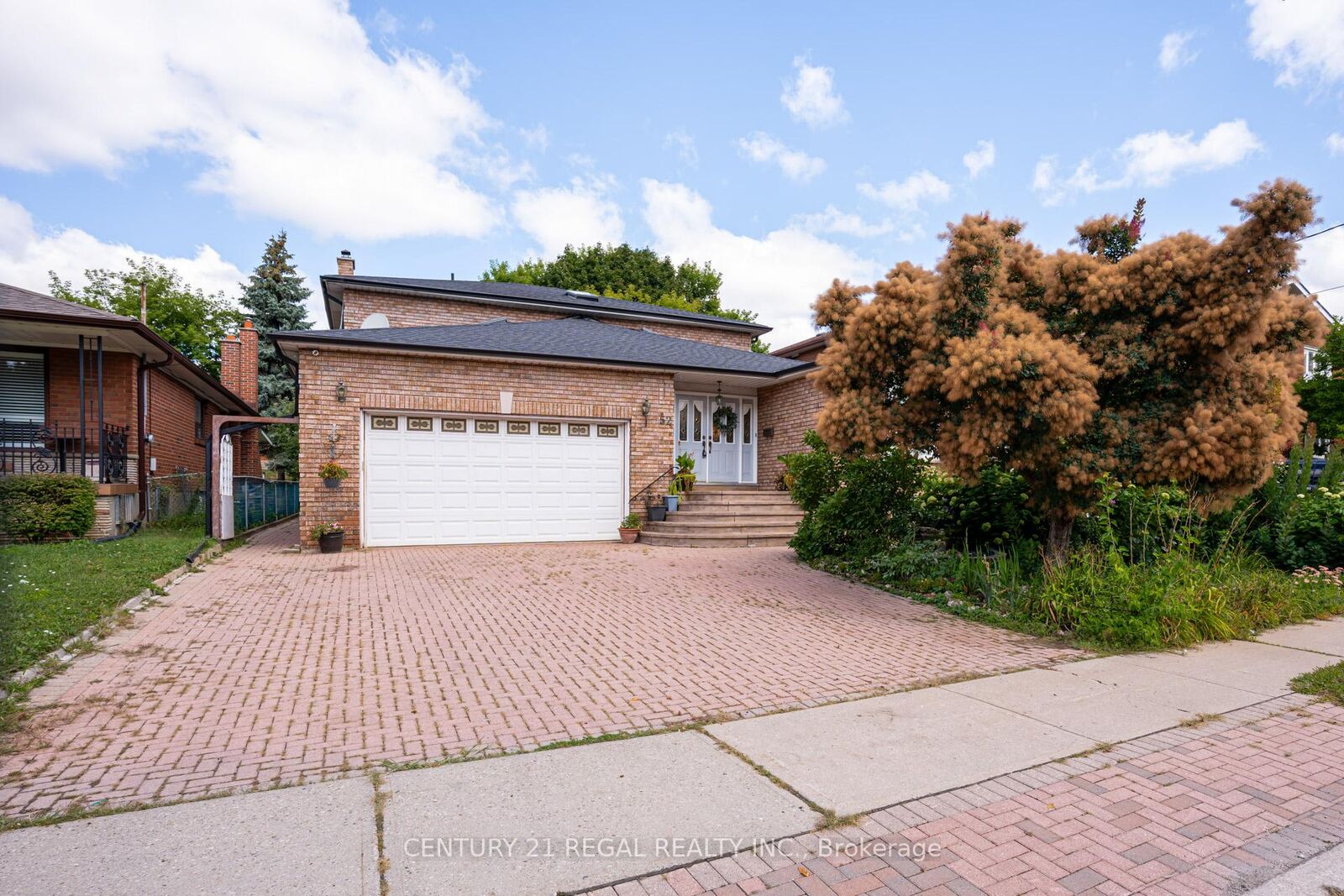 Property Photo: 52 Ranee Avenue ON M6A 1M9