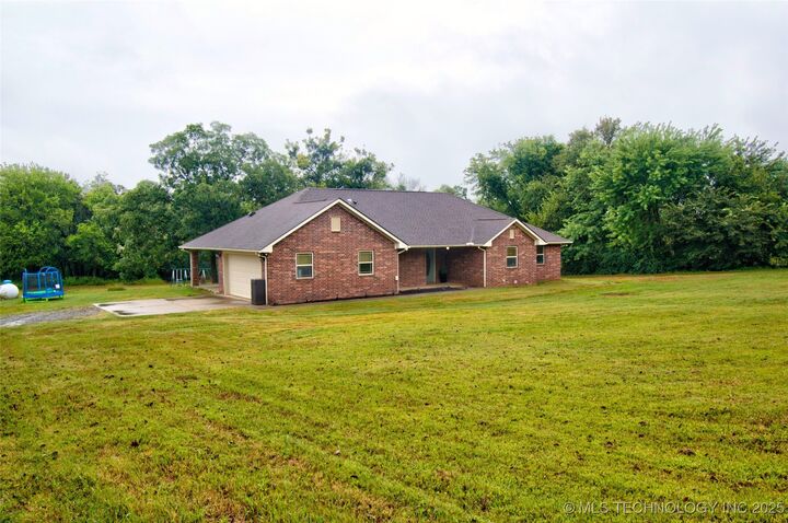 Property Photo:  12130 S 68th Street W  OK 74450 