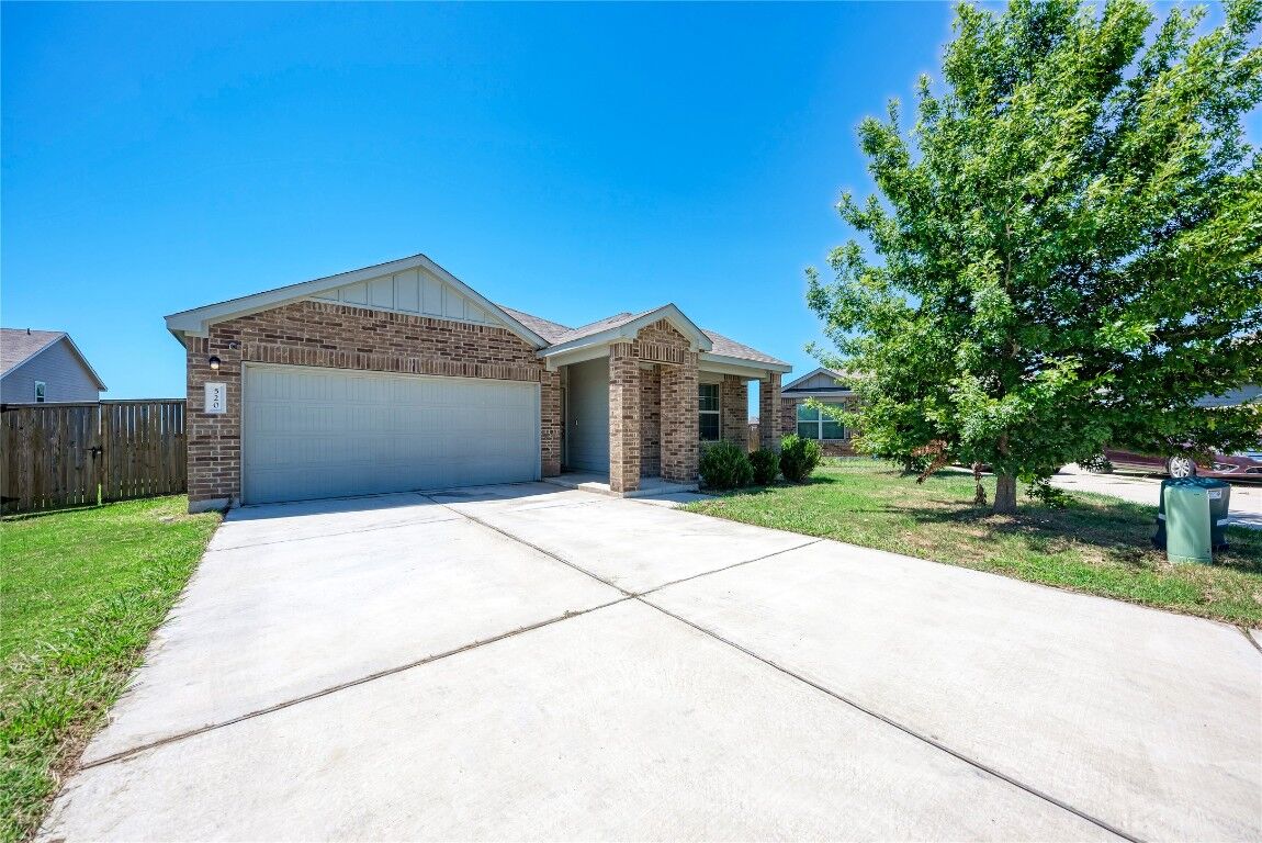Property Photo: 520 Pandora Cove TX 76537
