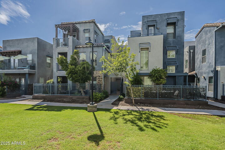 Property Photo:  615 E Portland Street 213  AZ 85004