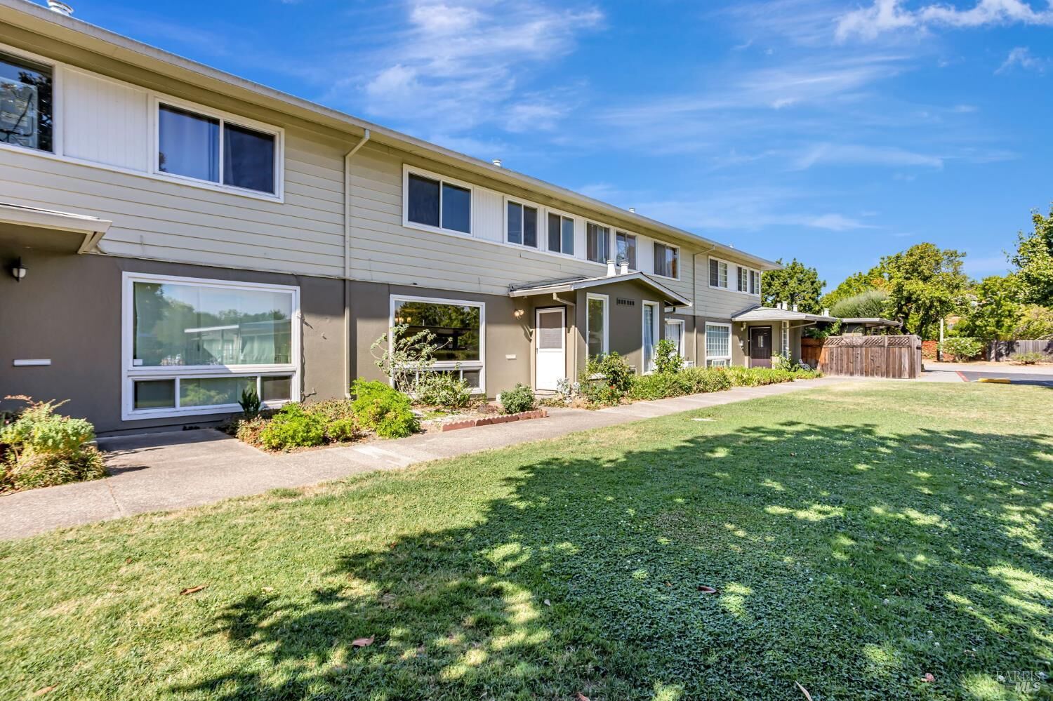 Property Photo: 1028 E Los Gamos Road CA 94903