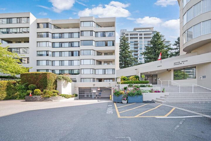 Property Photo: 1442 Foster Street 301 BC V4B 3X7