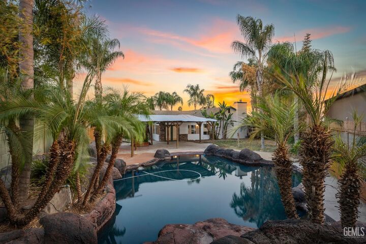 Property Photo:  3008 Dalea Street  CA 93308 