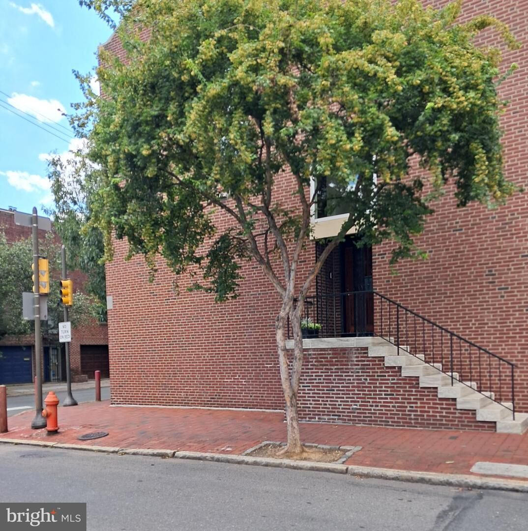 Property Photo:  430 S 5th Street S  PA 19147 