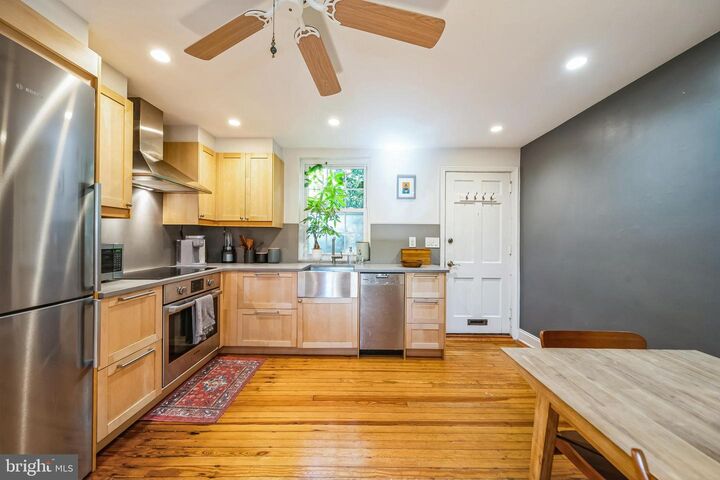 Property Photo: 1134 Waverly Street R 3 PA 19147