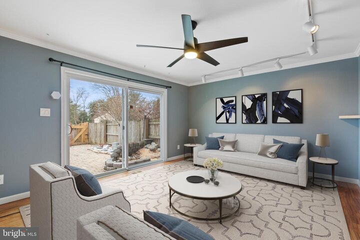 Property Photo: 19327 Frenchton Place MD 20886