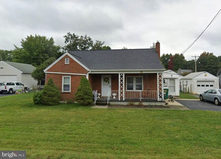 312 East Avenue  Greencastle PA 17225 photo