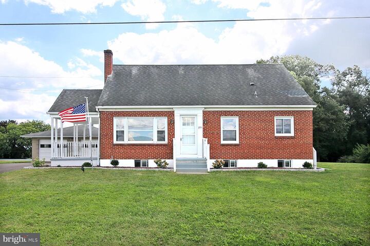 Property Photo: 303 W Main Street PA 17026