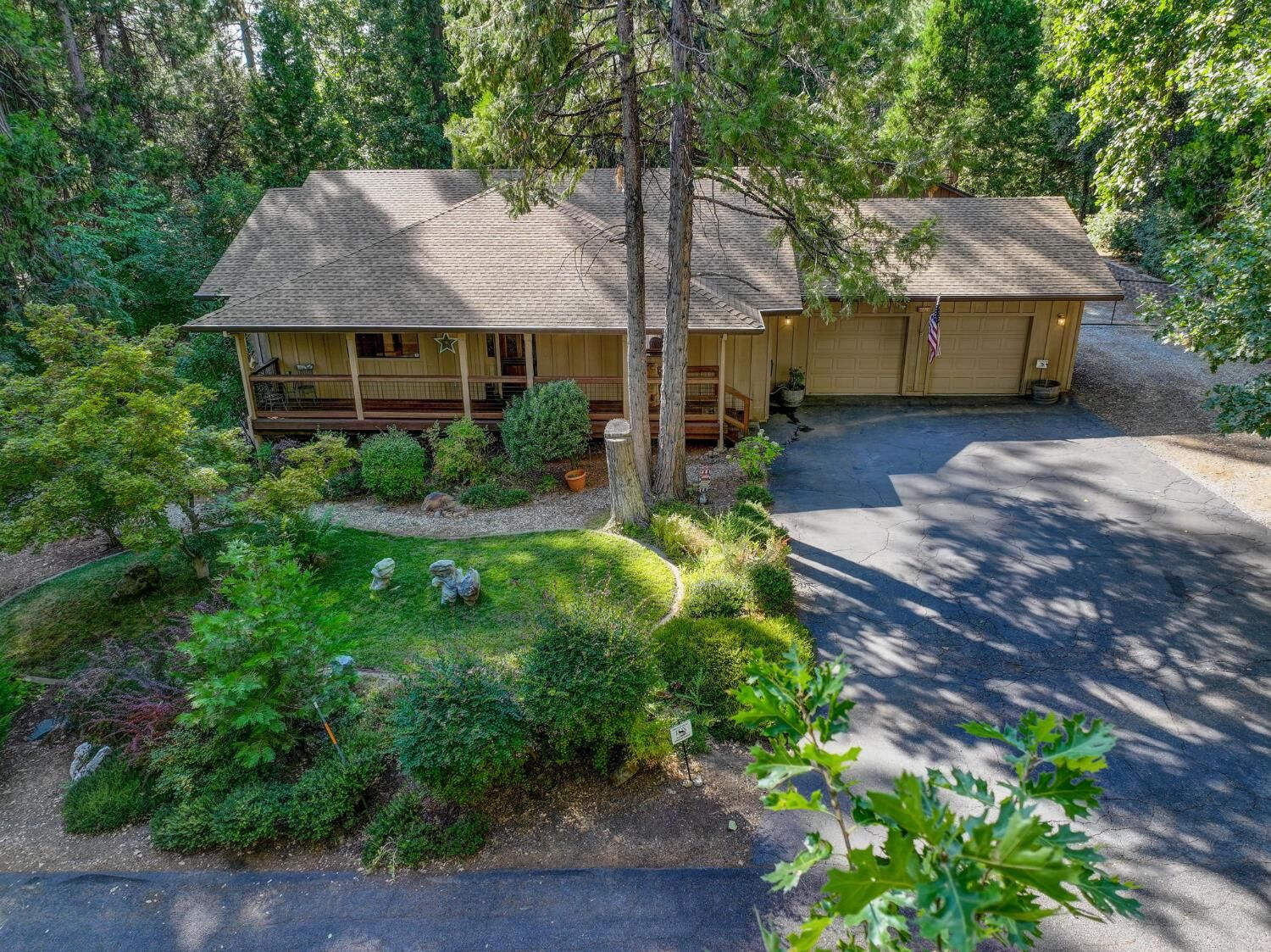 Property Photo: 5590 Silver Saddle Court CA 95233