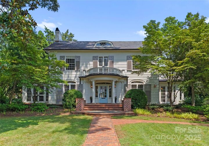 Property Photo:  1137 Queens Road W  NC 28207 
