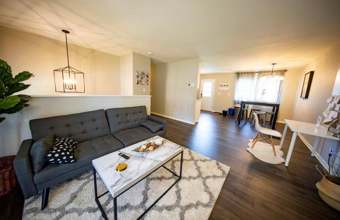 Property Photo:  221 Lincolnshire Road  OH 43230