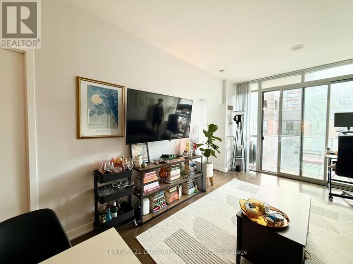 Property Photo: 126 Simcoe Street 1505 ON M5H 4E6