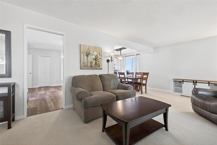 Property Photo: 437 Sutton Avenue MB R2G 0T4