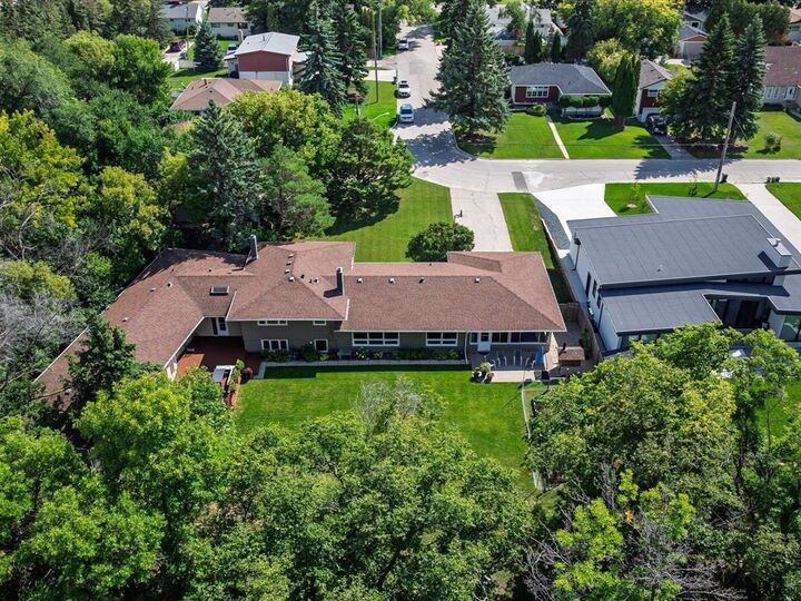Property Photo: 15 Tod Drive MB R2M 1Y5