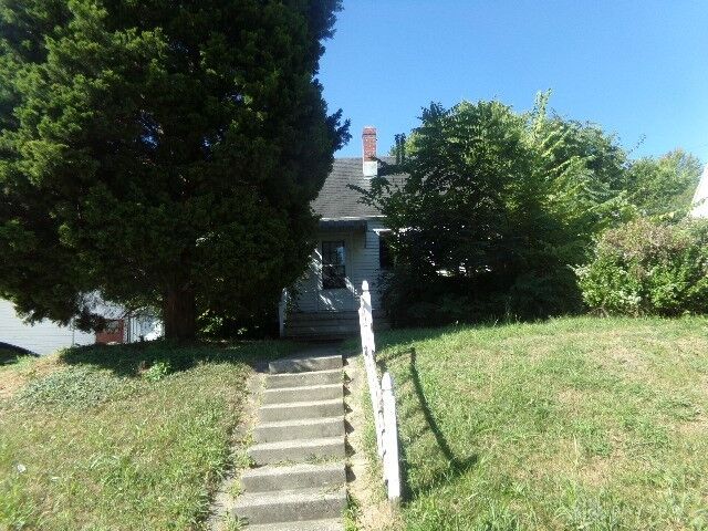 Property Photo:  521 Pollock Road  OH 45403 