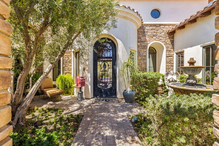 Property Photo: 54195 Alysheba Drive CA 92253