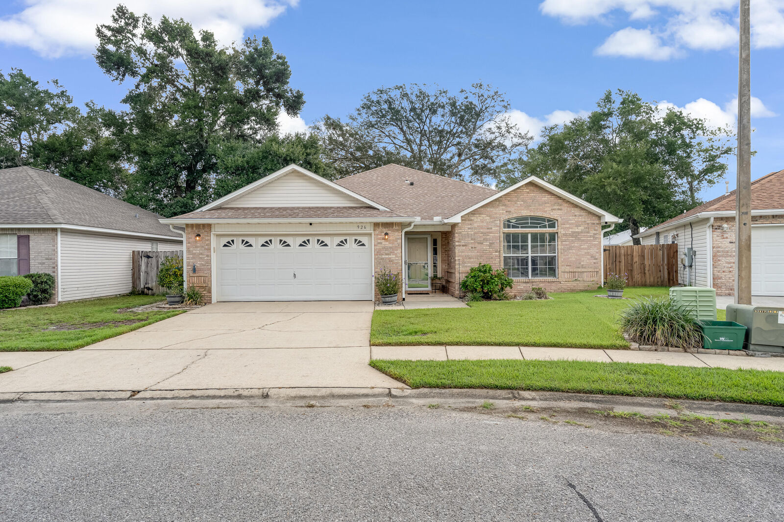 Property Photo: 926 Scenic Oak Lane FL 32547