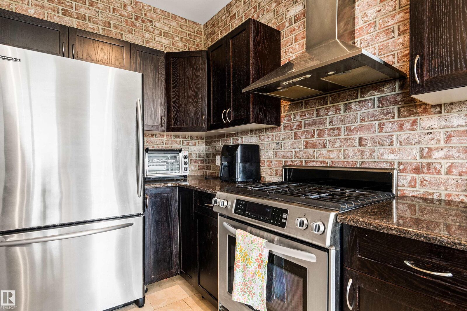 Property Photo: 8223 99 Street NW 403 AB T6E 3T1