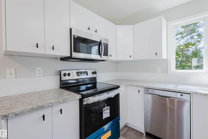18160 81 Avenue NW  Edmonton AB T5T 1S4 photo