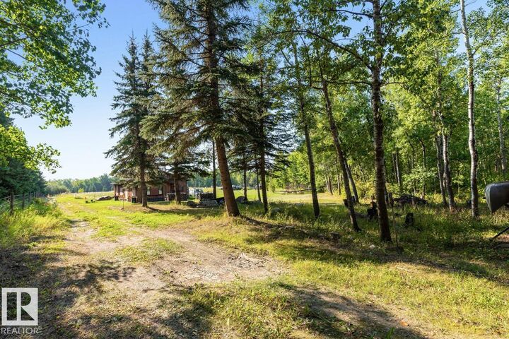 Property Photo:  52110 Rge Road 214 85  AB T8E 1A4 