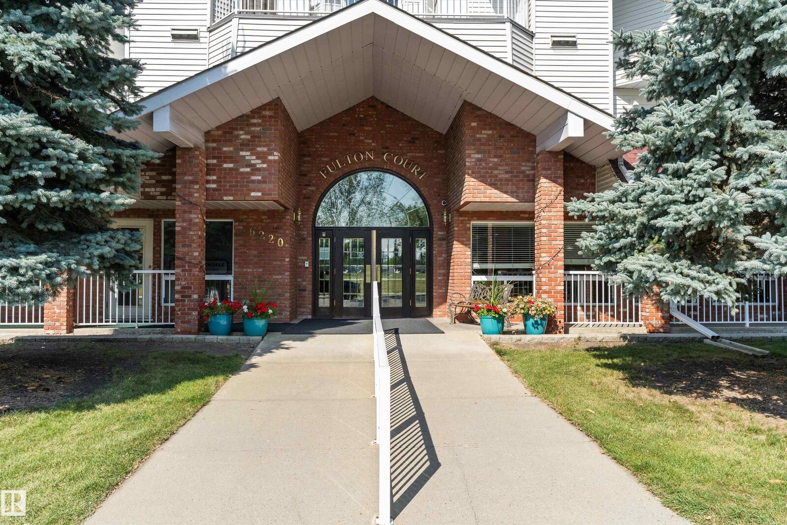 Property Photo: 6220 Fulton Road NW 215 AB T6A 3T4