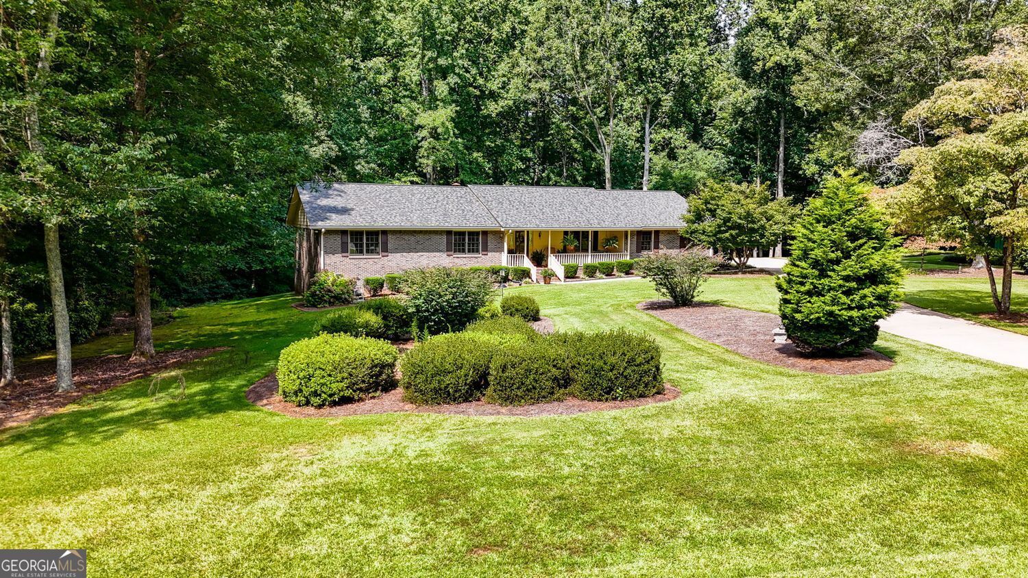 Property Photo: 154 Plantation Way GA 30281