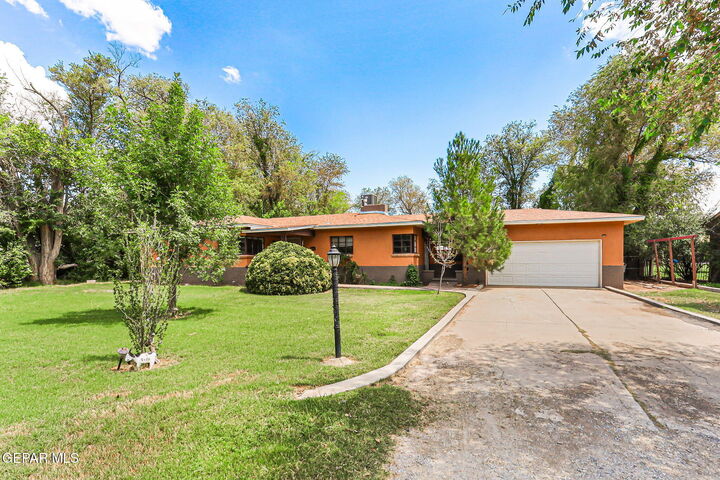 Property Photo: 5128 Camino De La Vista Drive TX 79932
