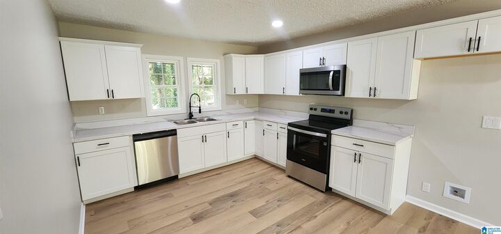 Property Photo: 912 Wana Avenue AL 36277