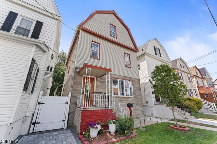 Property Photo:  17 Boyle Pl  NJ 07202 