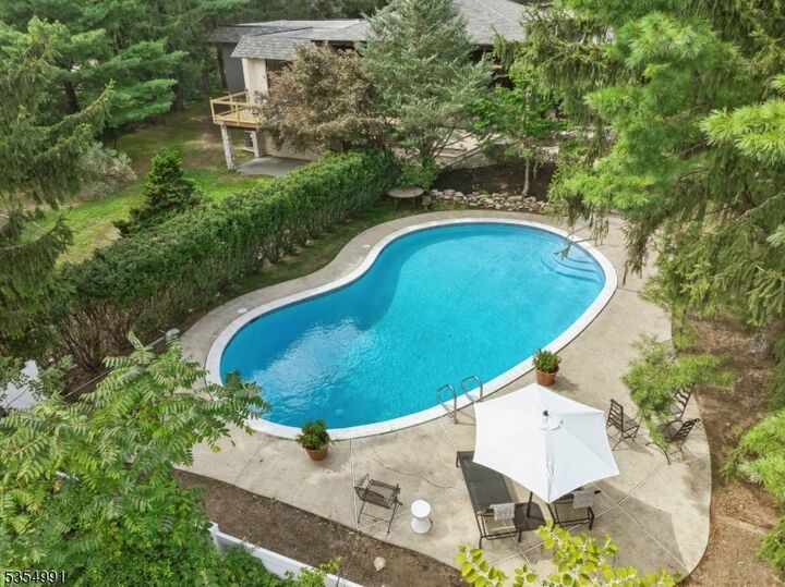30 Crest Dr  South Orange Village Twp. NJ 07079 photo