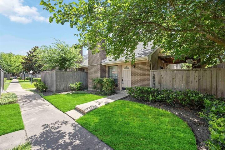 Property Photo:  13882 Hollowgreen Drive 810  TX 77082 